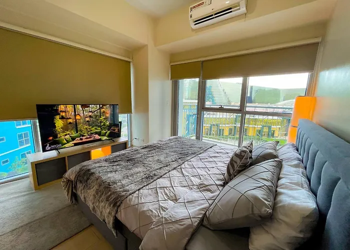 Sophisticated Escape Steps From Solaire & Of Dreams Apartment